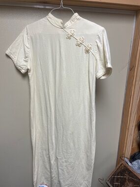 Ultra Dress Collection Cream Cheongsam-Inspired Midi Dress with Frog Closures